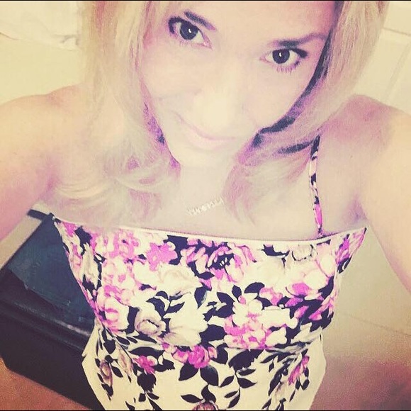 Meet your Posher, Brenda - Picture 2 of 2